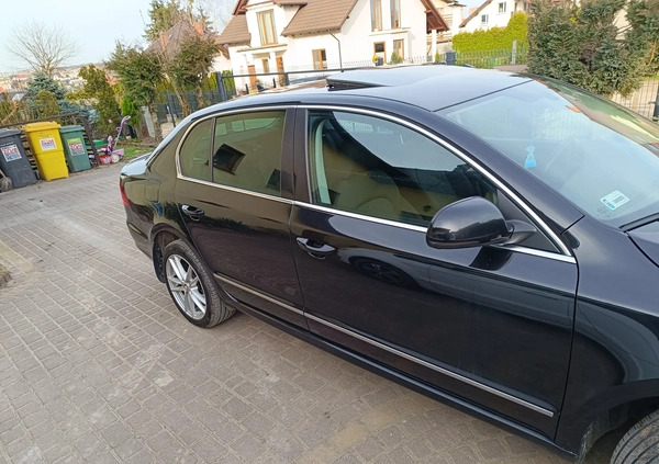 Skoda Superb cena 43900 przebieg: 300000, rok produkcji 2013 z Chojnice małe 301